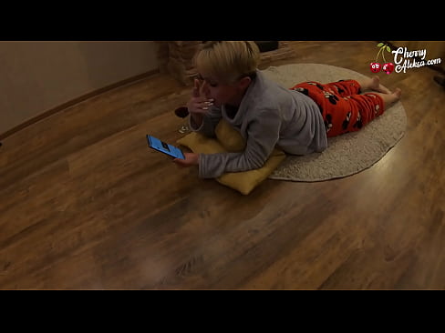 ❤️ Hullu blondiin imeb tohutut munni ja hüppab selle peal - anaalseksiga ️❌ Super porno at us ❤